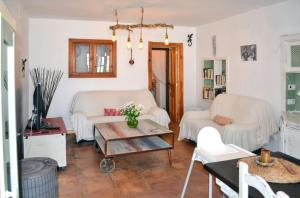 Spacious House with Private Pool El Soto