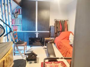 Cozy Apartment in Estinnes – 40 sqm with a fenced garden.