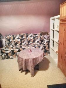 Cozy Apartment in Estinnes – 40 sqm with a fenced garden.