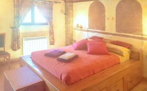 Spacious villa with private pool in La Puebla de Castro