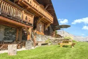 Chalet spacieux à Saint-Nicolas-la-Chapelle avec cheminée - 拉格利塔兹