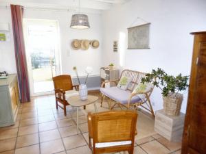 Maisons de vacances Maison cosy a Cardet avec piscine : photos des chambres