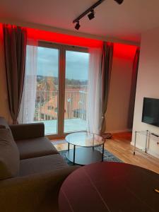 Crane Panorama Apartment