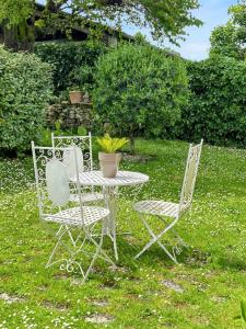 Maisons de vacances Maison de charme a Sigogne, proche de Cognac, barbecue inclus. : photos des chambres