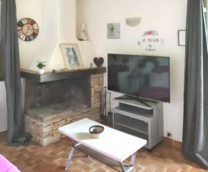 Maison de charme à Vachères avec jardin et vue montagne