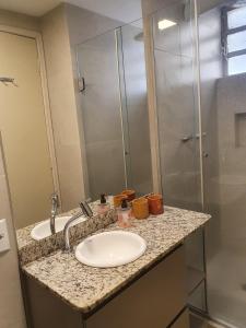 Belo apartamento quarto e sala bem localizado