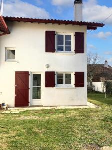 Maisons de vacances Charmante maison a Arcangues avec vue sur les montagnesEL : photos des chambres