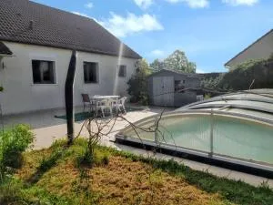 Villa spacieuse à Briare avec piscine privée et activités - Batilly-en-Puisaye