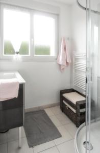 Maisons de vacances Maison charmante a Portbail avec jardin et vue mer : photos des chambres