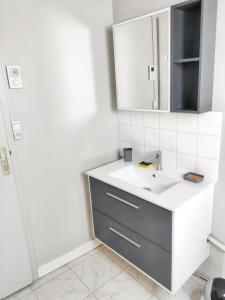 Chaleureuse Maison de Campagne avec Terrasse et Cheminée