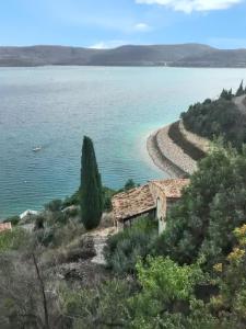 Villas Villa elegante a Regusse avec piscine privee : photos des chambres