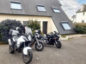 Maisons de vacances Maison moderne a Saint-Pol-de-Leon avec jardin prive : photos des chambres