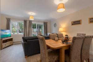 Quay Escape - Short Stays UK Ltd