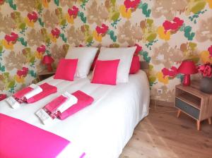 Maisons de vacances Maison charmante a La Chapelle-Saint-Martin-en-Plaine avec jardin : photos des chambres