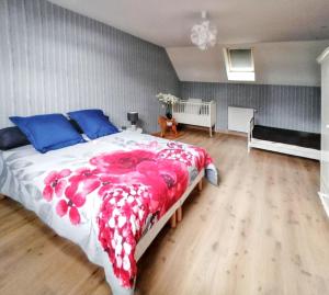 Maison charmante à La Chapelle-Saint-Martin-en-Plaine avec jardin