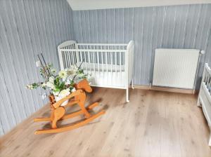 Maisons de vacances Maison charmante a La Chapelle-Saint-Martin-en-Plaine avec jardin : photos des chambres