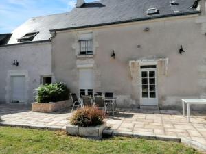 Maisons de vacances Maison charmante a La Chapelle-Saint-Martin-en-Plaine avec jardin : photos des chambres