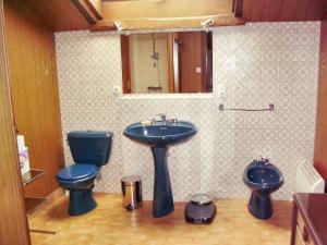 Maisons de vacances Maison chaleureuse a Terres-de-Haute-Charente avec jardin : photos des chambres