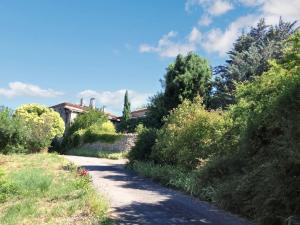 Maisons de vacances Maison accueillante a Saint-Andre-de-Cruzieres avec piscine partagee : photos des chambres