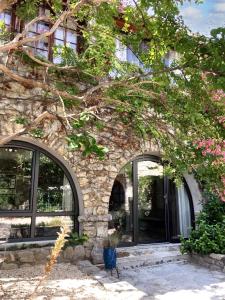 Maisons de vacances Maison accueillante a Saint-Andre-de-Cruzieres avec piscine partagee : photos des chambres