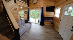 New! Pine Ridge Tiny Cabin with Hot Tub! - Ubytování bez kategorie ve městě Lampe