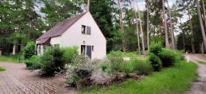 Maisons de vacances Maison de charme a Arbonne-la-Foret avec terrasse-jardin verdoyant : photos des chambres
