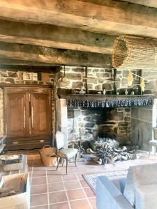 Maisons de vacances Maison en granite typique a Chaumeil avec jardin prive. : photos des chambres