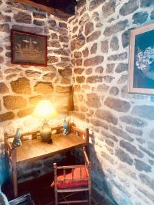 Maisons de vacances Maison en granite typique a Chaumeil avec jardin prive. : photos des chambres
