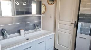Appartements Appartement confortable a Raismes - 60 m², parking prive : photos des chambres