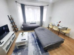 Modern Apartment in Molenbeek-Saint-Jean 77 m² Parking