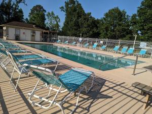 Centrally Located-Pools-Well Equipped Kitchen-Forest Views