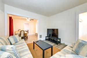 Apartment 2 Mi to Niagara Falls and Whirlpool!