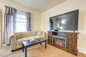 Apartment 2 Mi to Niagara Falls State Park!