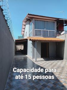 Casa de praia com piscina, para 15 pessoas, com 5 vagas de garagem
