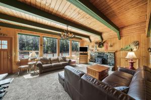 Cowlitz River Cabin
