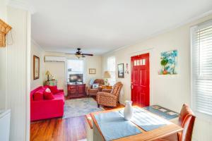 5 Mi to Downtown Beaufort Pet-Friendly Cottage!
