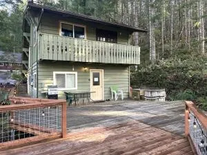 Culps Cascade - Rimrock