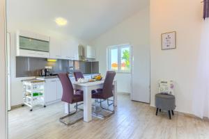 Apartment Queens Pearl - Ninske Vodice