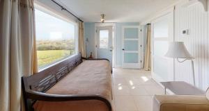 Cottage Four DIRECT OCEANFRONT Romantic Cottage Best Beach - Walk to Restaurants - Downtown only 5 Miles