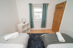Cozy 2-Bed Home Near Swansea Stadium & City Centre