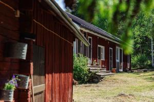 Yövesi Atelier Home, Yöveden Ateljeekoti