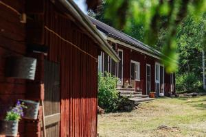 Yövesi Atelier Home, Yöveden Ateljeekoti