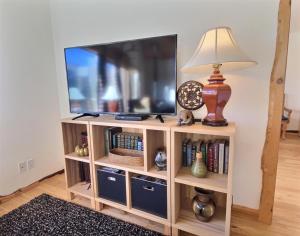 `Elk Ridge` | Hot tub, Wifi, Roku, Close to town.