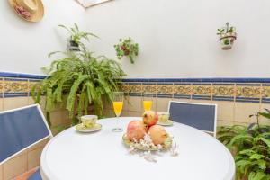 El Carmen con parking y patio