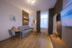 Premium Design, Renovated 2024 Free parking