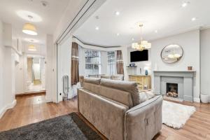 Stunning 2bed 2bath apt in Earls Court sleeps SIX