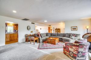 Peaceful Tucson Home with Pool 10 Mi to Downtown!