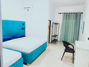 Wimal Wood Stock Surf House