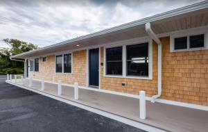 Waters edge renovated Condo with Marina Views