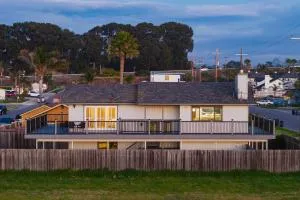 Mendel Manor by AvantStay Walk to Beach Large Deck Patio - غروفير بيتش